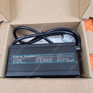 16.8V 리튬이온4S 20A 충전기