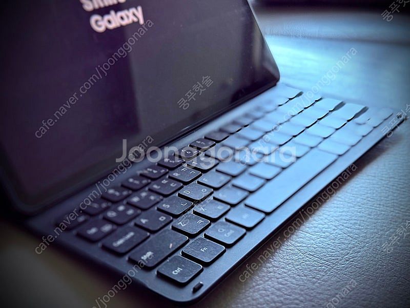 갤럭시 탭S8 256GB + 스마트키보드 케이스(정품)--3