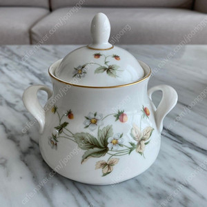 (새제품)영국 로얄 덜튼 RoyalDoulton 스트로베리 크림 슈가볼