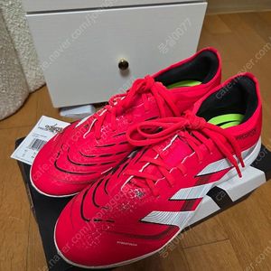 아디다스 프레데터 프로 TF 280사이즈 판매합니다.