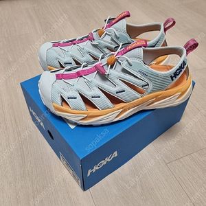 [280] 호카 호파라 아이스 플로우 모크 오랜지