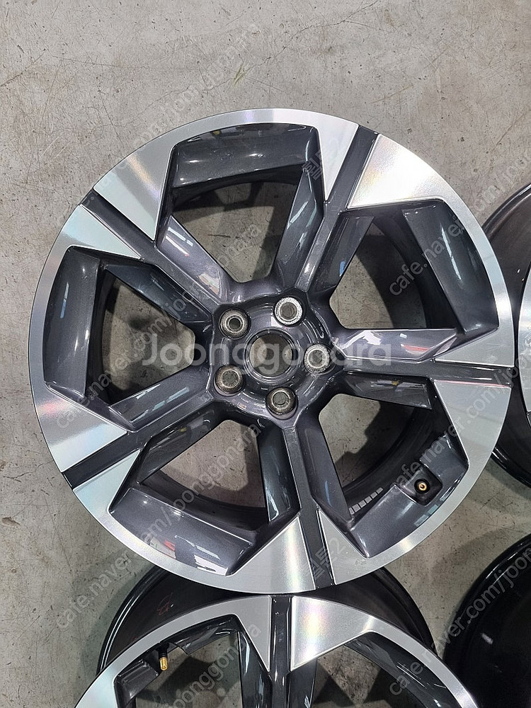 디올뉴팰리세이드LX3 20인치 임판휠 판매--2