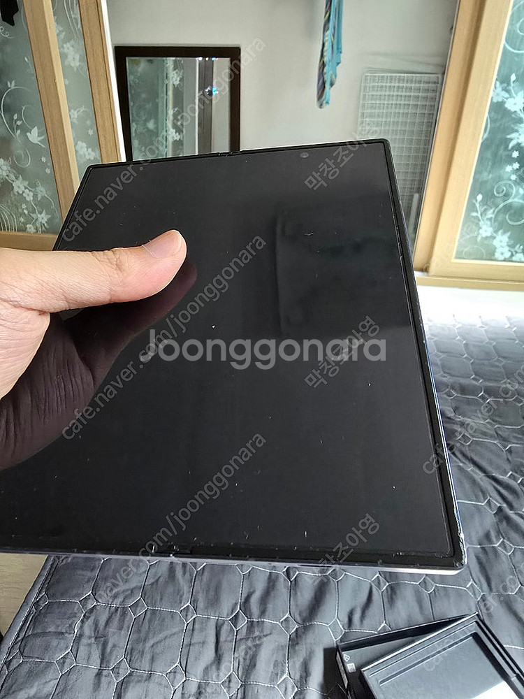 갤럭시 Z 폴드6 네이비 256gb A급 판매합니다.--6
