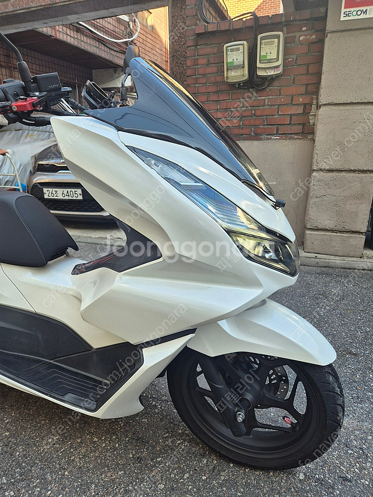혼다 PCX125 신차급 22년식 무사고 9천키로--3