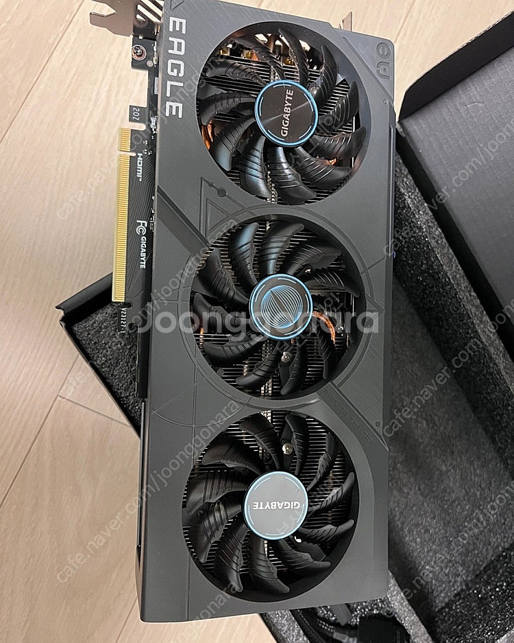 기가바이트 RTX 4070 SUPER 3팬--4