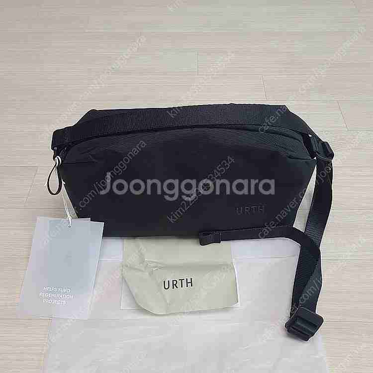 URTH 어스 카메라 가방 슬링백 블랙--0