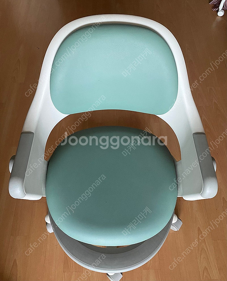 시디즈 링고 의자 + 발받침대 팝니다.--4