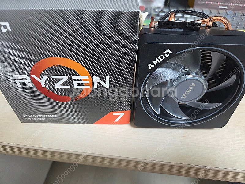 AMD 라이젠 3700X 프리즘 쿨러 새제품 판매합니다--2