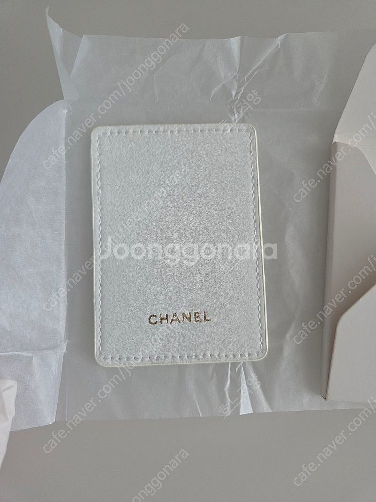 새제품 샤넬 코코 크러쉬 카드지갑 서울 직거래 가능--4