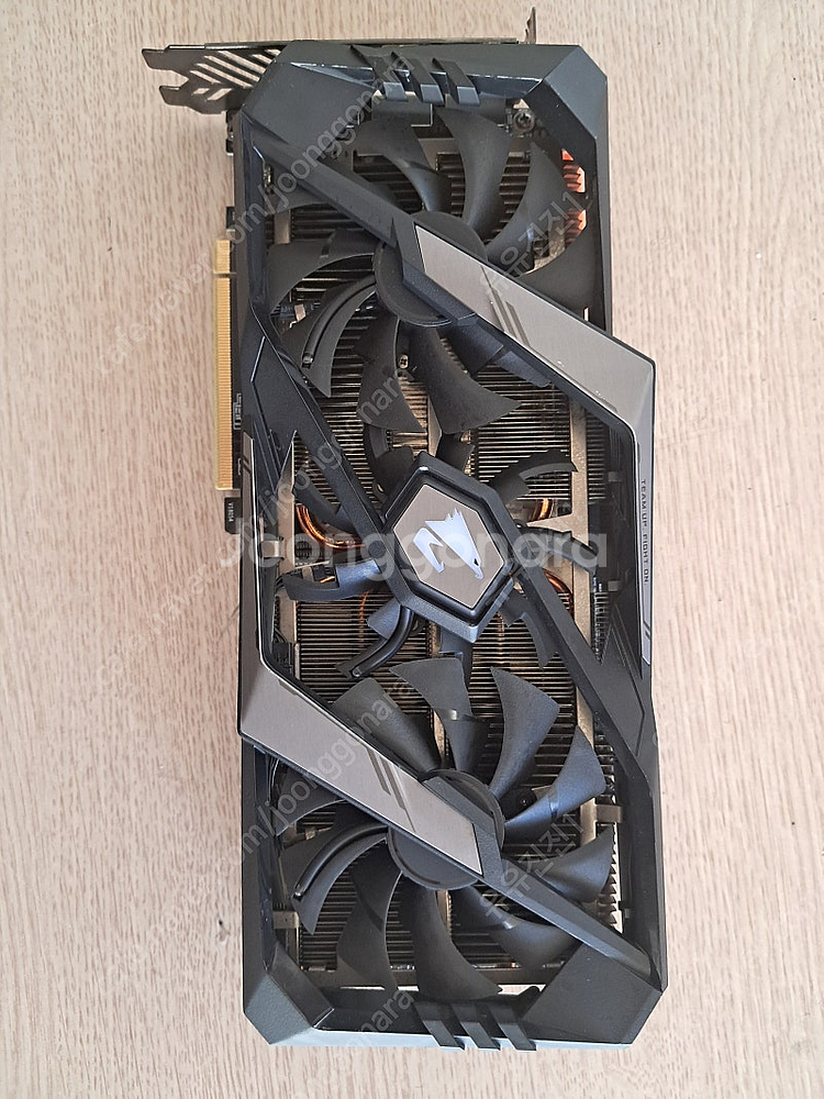 RTX2070수퍼 기가바이트 AUROS LED팝니다.--0