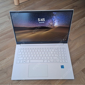 S급 13th i7(X12) 15.6 LG울트라북15U50R, 램16G, 1.5TB, 정품 윈11(급매)