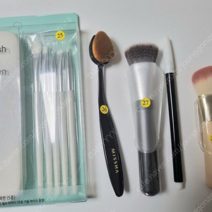 이니스프리 화산송이 모공 마스크, 이연, 미샤, 에코툴즈, 브델리움, 투쿨포스쿨, VDL 메이크업 브러쉬