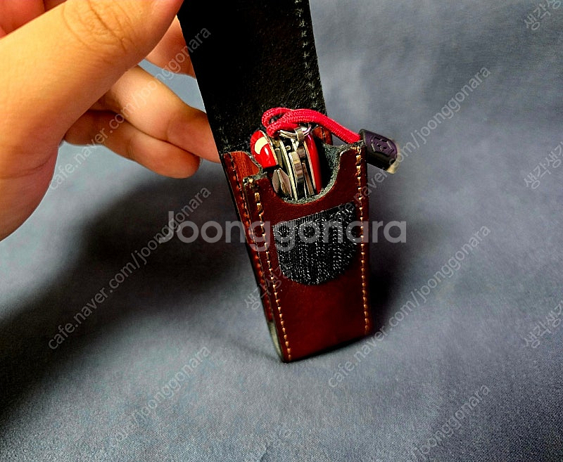 빅토리녹스 가죽 파우치 판매합니다--2