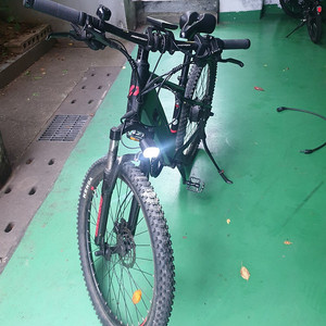 팬텀 XC 27.5인치 전기자전거 팝니다