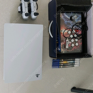 ps5 디스크에디션 (1118)+패드1+메이크스틱+ps5 cd 4장 팝니다
