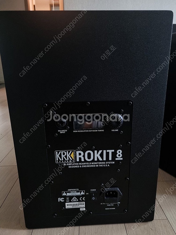 KRK ROKIT 8인치 팝니다.스피커 2개 + 받침판...--1
