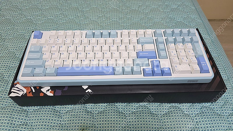 포메이커 TH99 키보드 팝니다 (화이트+블루 컬러)--0
