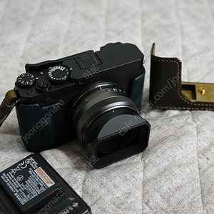 후지 x-e4 블랙, xf23.4, 시그마 18-50, 티티아티산 27 팝니다