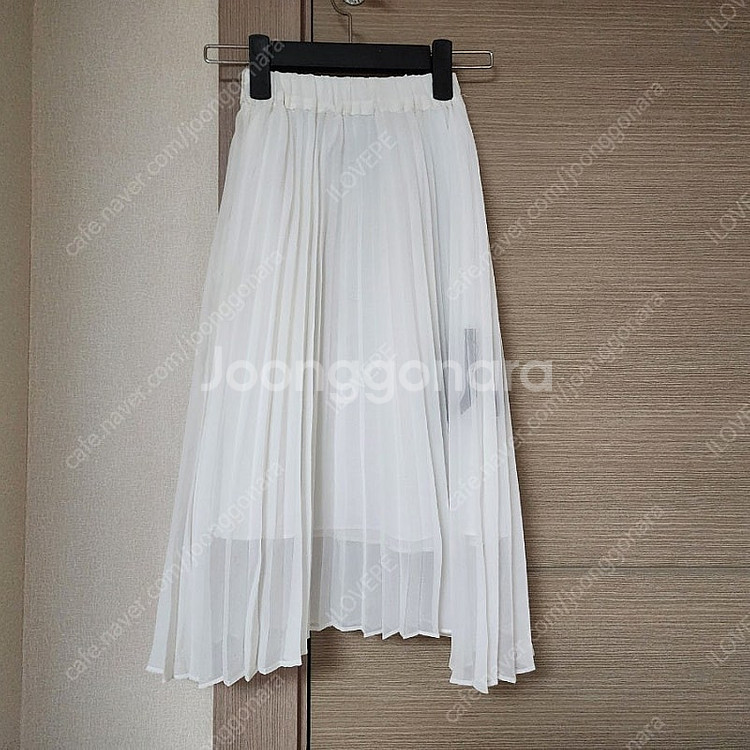 수아비 플리츠밴딩스커트 화이트 L~XL사이즈입니다--5
