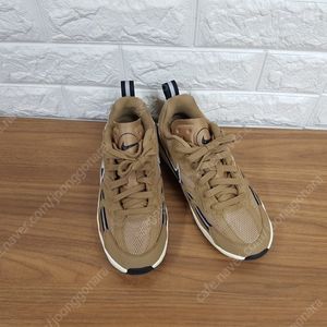 나이키 운동화 235 (FN0314-200 잼 일렉트릭)