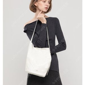 제이마크뉴욕 레더 솔더백 크림컬러(소가죽, 정가29.8) 이너백 세트
