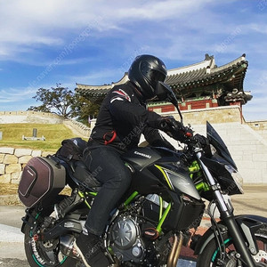 가와사키 Z650
