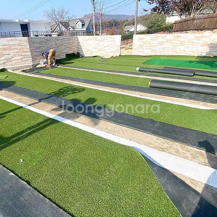 펜션 오픈 준비! 22만원에 마당 새거같은 중고 인조잔...--0