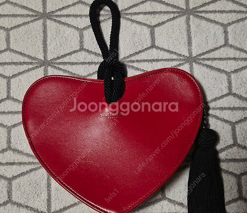 생로랑 정품 클러치 거의 새상품 판매합니다--3