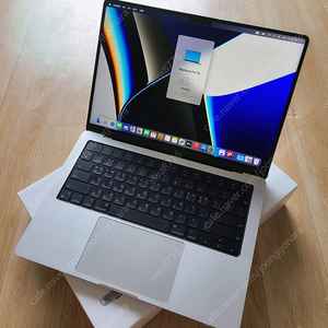 부산 맥북프로 14인치 M1 PRO 고급형 1TB 배터리99 팝니다.