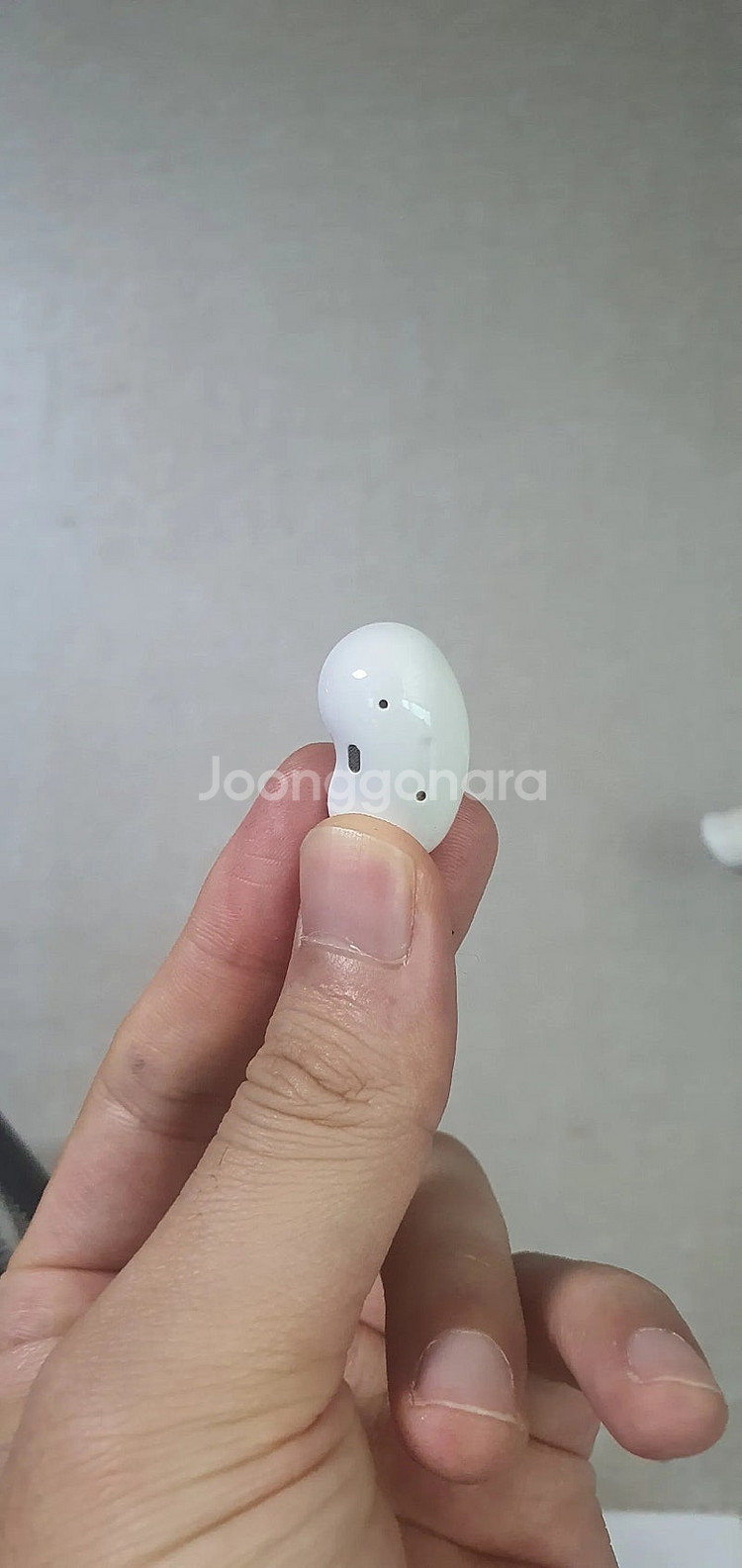 버즈 라이브 화이트 왼쪽/오른쪽/충전기본체 판매합니다--2