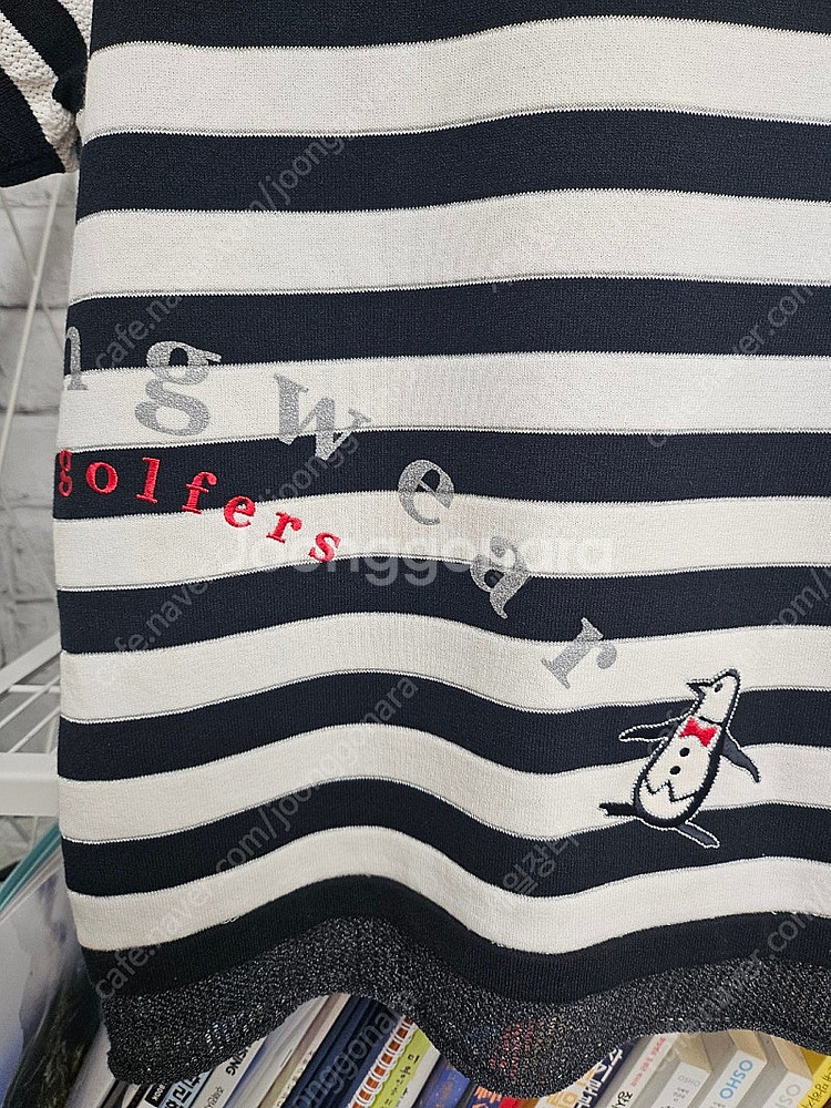 먼싱웨어 스트라이프 니트 여성 골프반팔티 (95사이즈66) WI43--6