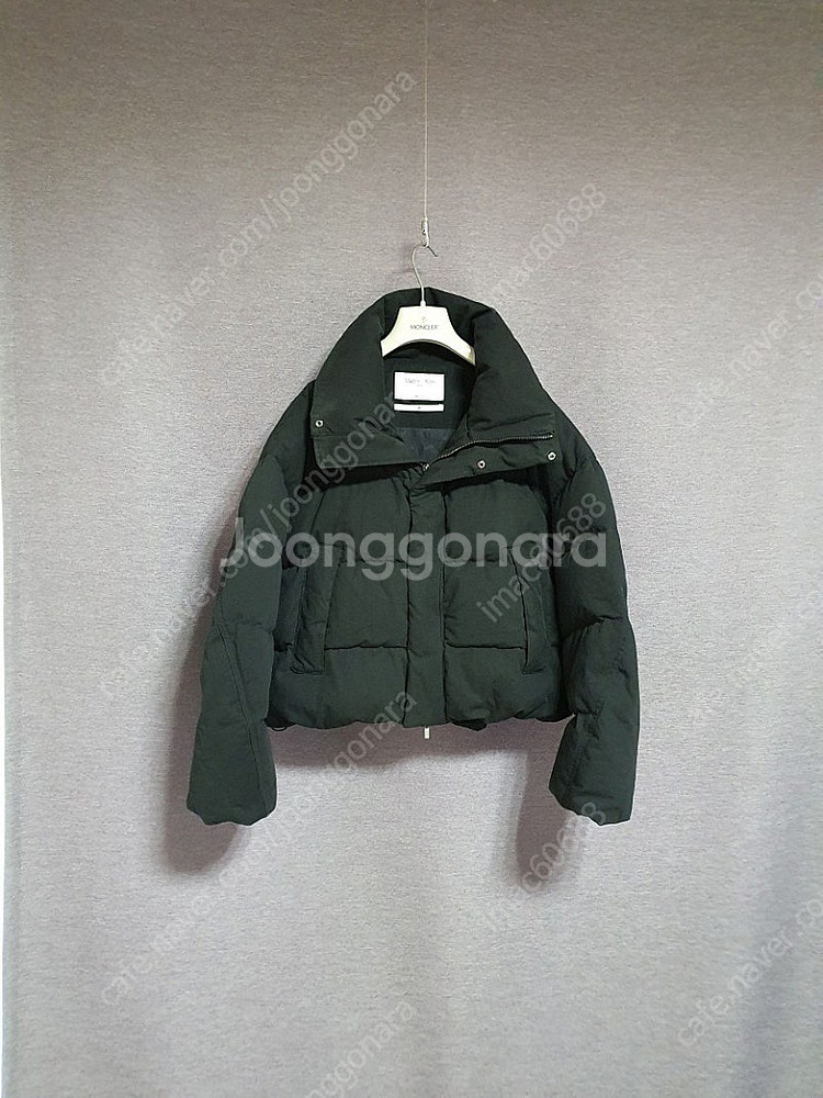 마뗑킴 MATIN KIM 오버핏 백레터링 숏 푸퍼 다운...--1