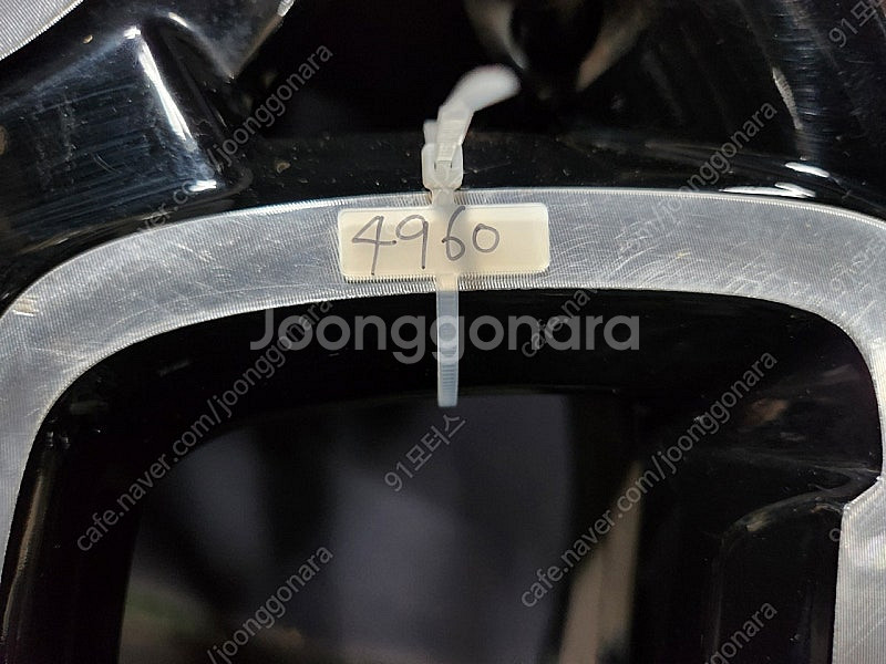 더뉴레이 15인치 순정휠타이어 1개 팝니다--5