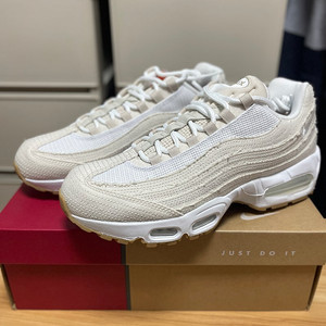 나이키 리바이스 맥스95 화이트 270