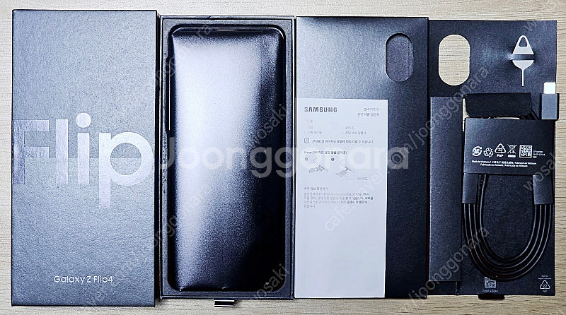 갤럭시 Z플립4 256Gb 그라파이트 박풀--0