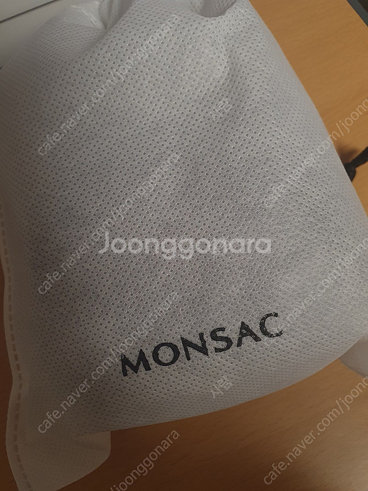 [미사용/택포]몽삭 레더 마이크로 미니 크로스백 판매--1