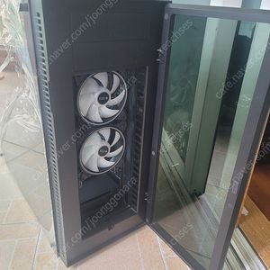 부산 직거래 --- E5-2696 v3(36코어 72쓰레드) 듀얼 워크스테이션 반본체 팝니다.