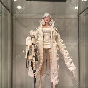 언더버스 본본 한정판. 핫토이 x