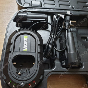 웍스 12v 배터리 2개와 충전기 택포 4만 칠천원