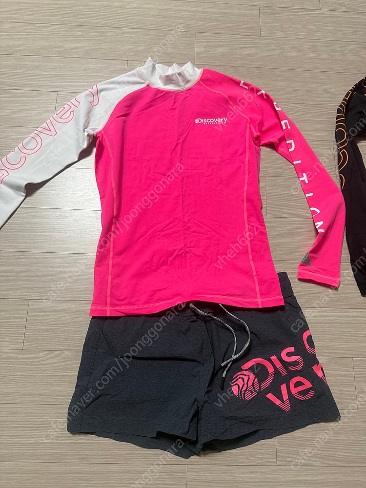 디스커버리 래쉬가드 커플 세트--1