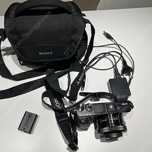 소니 a6000(알파6000) 16-50렌즈 장착 판매.