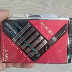 Aiwa J9 카세트 플레이어(배터리 케이스 제치) 작동품 판매합니다