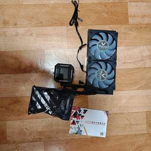 발키리 B240 LCD ARGB 2열 240mm 수냉쿨러