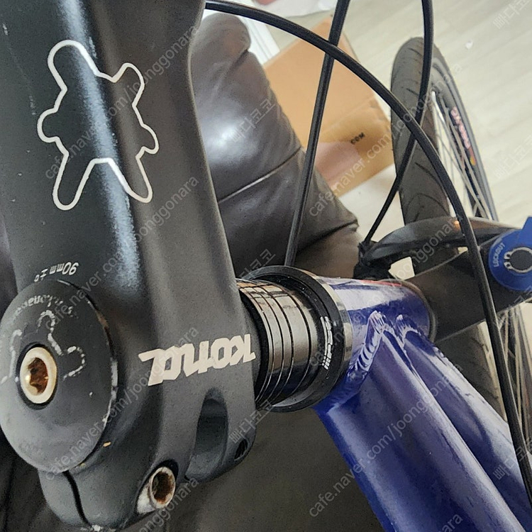 코나 쿨라 MTB 로드타이어 팝니다.(락샥 리콘)--3