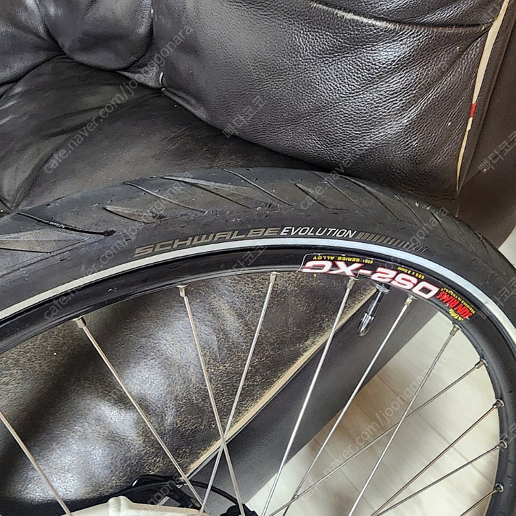 코나 쿨라 MTB 로드타이어 팝니다.(락샥 리콘)--9