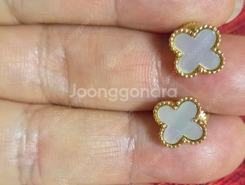 18k마더오브펄반클귀걸이판매합니다(배송비포함)️가격다운️오...--0
