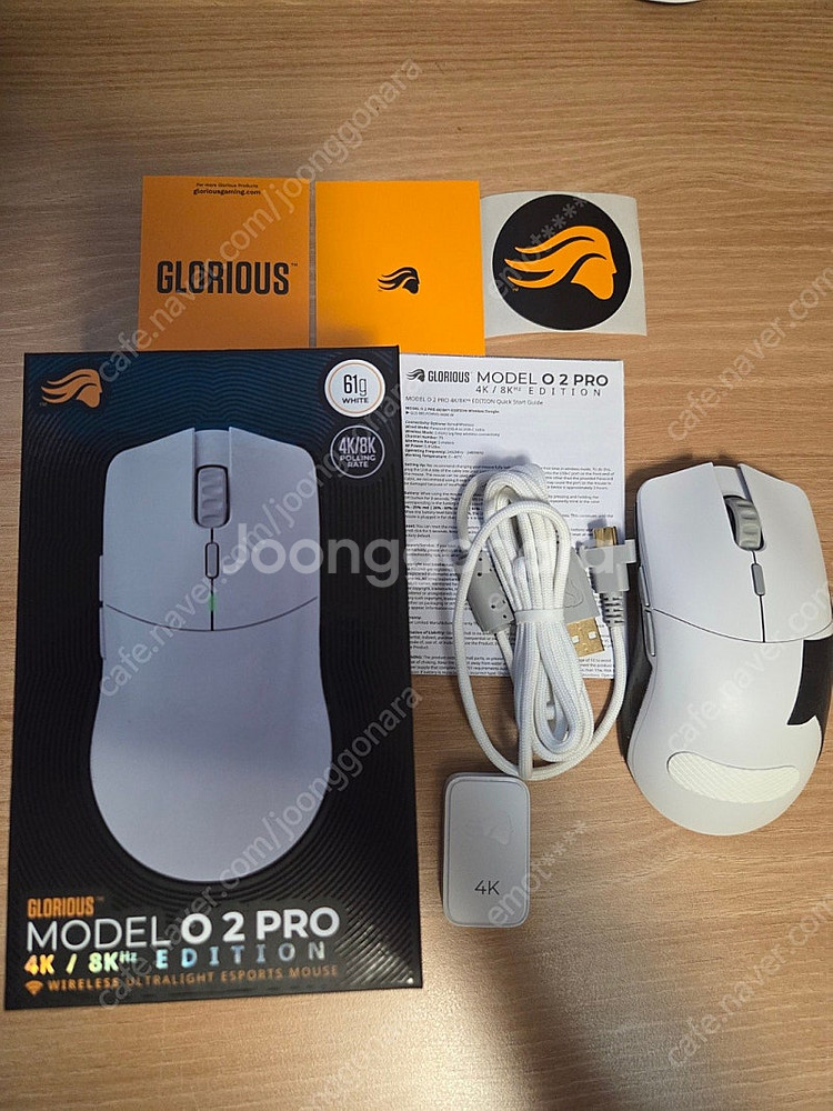 글로리어스 O 2 PRO 4K 8K 화이트 팝니다--0