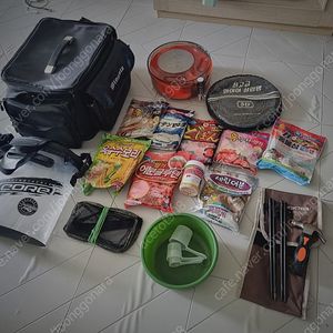 민물낚시 보조용품세트 떡밥 살림망 가방 등등