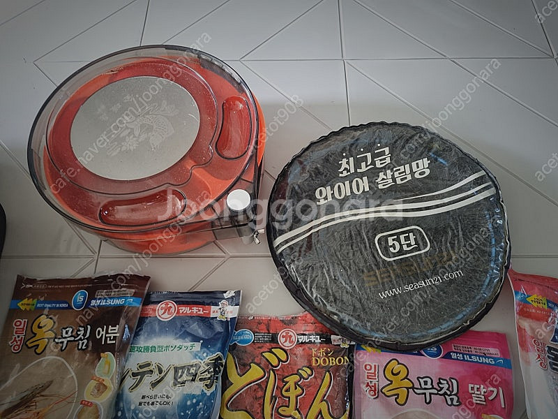민물낚시 보조용품세트 떡밥 살림망 가방 등등--6