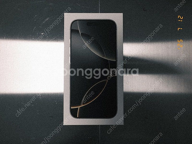 아이폰 16프로 내추럴티타늄 128GB 판매합니다--0